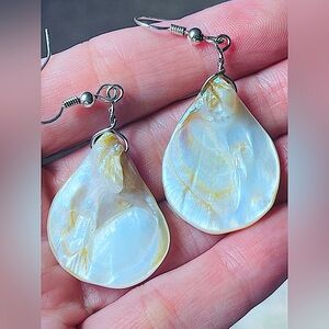 Beautiful Shell Hanging Earrings